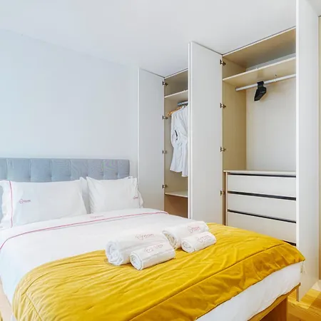 New! Modern & Chic Alfama *