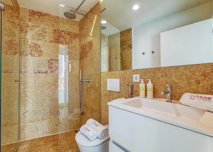 New! Modern & Chic Alfama Apartment *