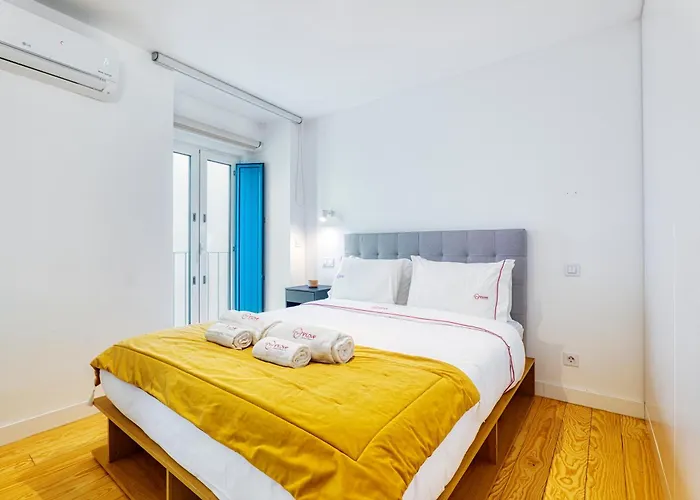 New! Modern & Chic Alfama Apartment